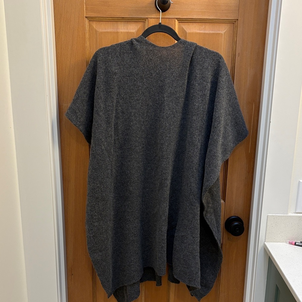 Elegant Gray Women's Italian 100% Cashmere Pashmina - Picture 2 of 3